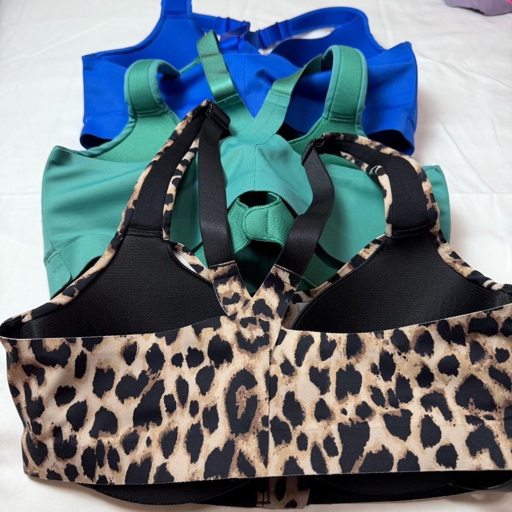 Victoria’ Secret Incredible Knockout Sports Bra Bundle 34D Front Zip High Impact - Picture 3 of 7